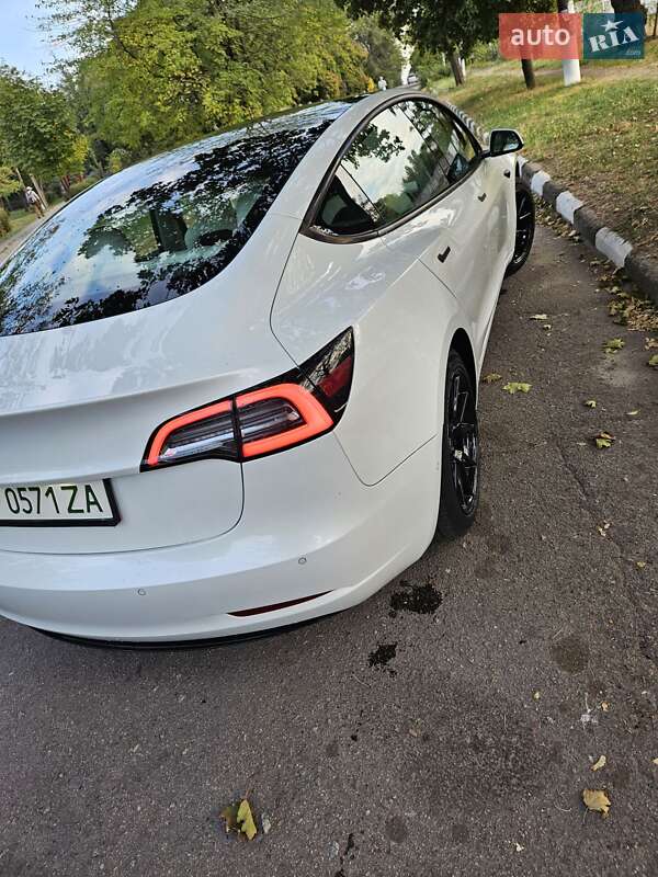 Седан Tesla Model 3 2020 в Запорожье