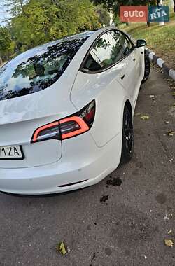 Седан Tesla Model 3 2021 в 
