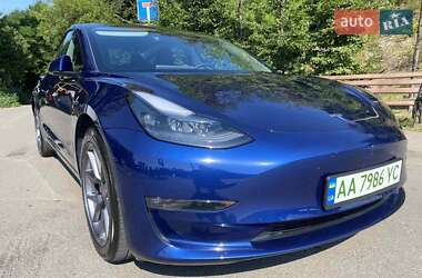 Седан Tesla Model 3 2023 в 