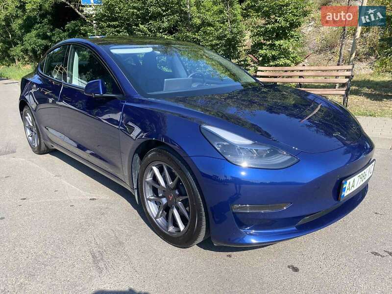 Tesla Model 3 2023