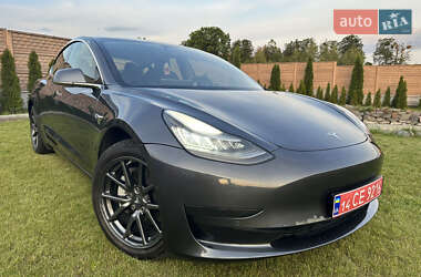 Седан Tesla Model 3 2019 в 
