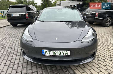 Седан Tesla Model 3 2021 в 