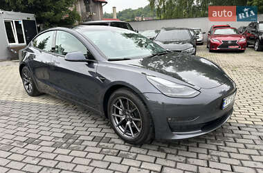 Седан Tesla Model 3 2021 в 