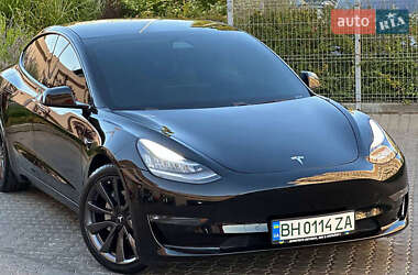 Седан Tesla Model 3 2020 в 