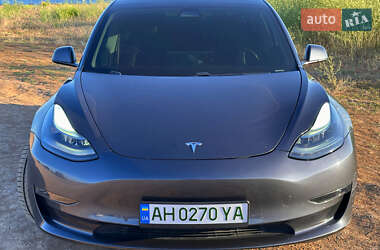 Седан Tesla Model 3 2020 в 
