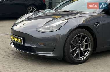 Седан Tesla Model 3 2023 в 