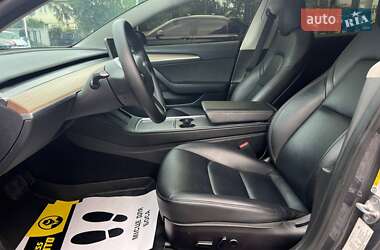 Седан Tesla Model 3 2023 в 