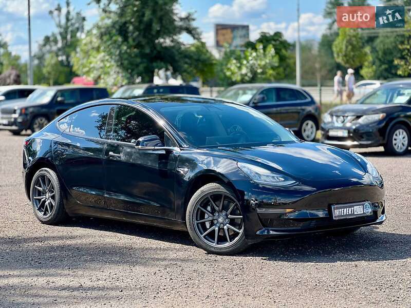 Седан Tesla Model 3 2019 в Києві
