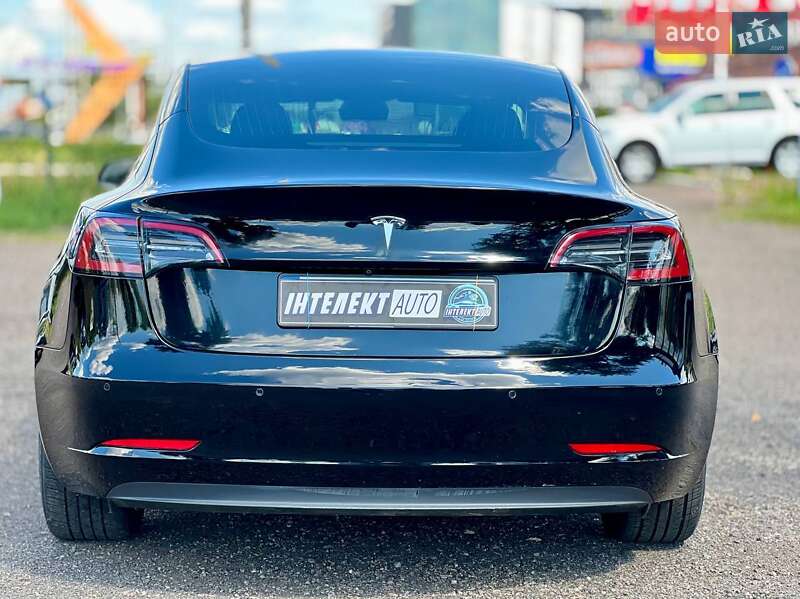 Седан Tesla Model 3 2019 в Києві