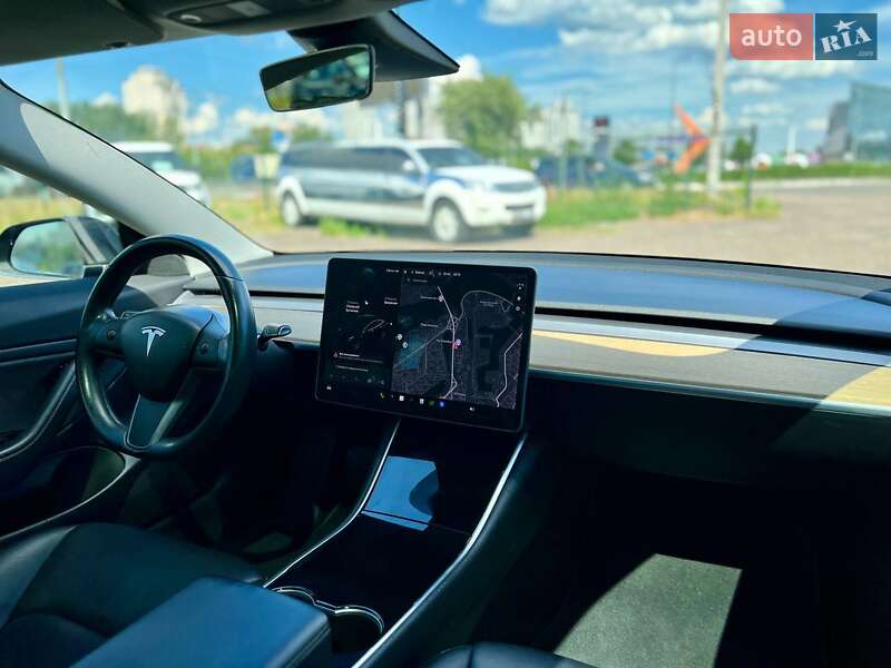 Седан Tesla Model 3 2019 в Києві