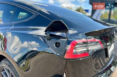 Седан Tesla Model 3 2019 в 