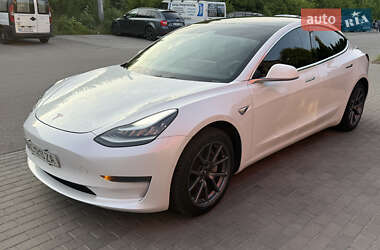 Седан Tesla Model 3 2020 в 
