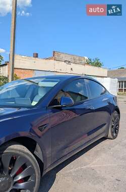 Седан Tesla Model 3 2022 в 