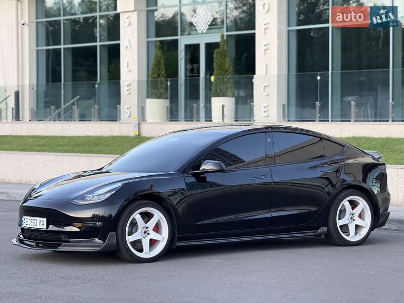 Седан Tesla Model 3 2019 в Дніпрі
