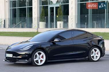 Седан Tesla Model 3 2019 в 