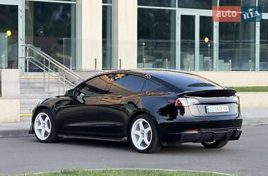 Седан Tesla Model 3 2019 в 