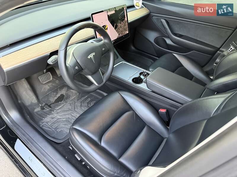 Седан Tesla Model 3 2019 в Дніпрі