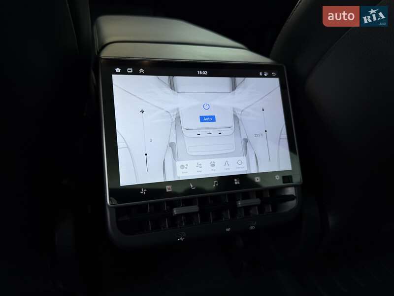 Седан Tesla Model 3 2019 в Дніпрі