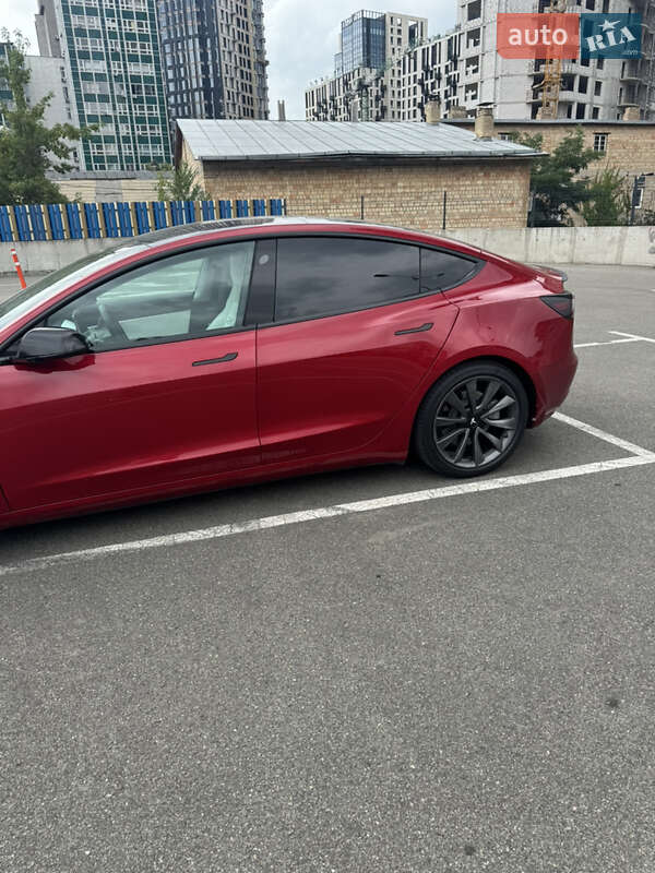 Седан Tesla Model 3 2018 в Києві