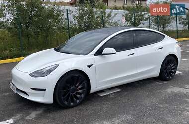 Седан Tesla Model 3 2022 в 