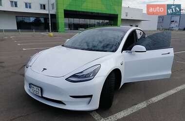 Седан Tesla Model 3 2020 в 