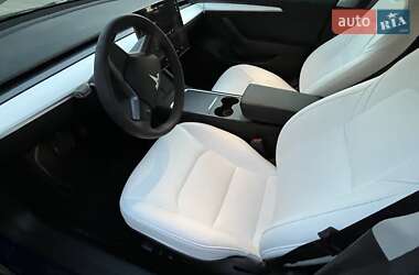 Седан Tesla Model 3 2021 в 