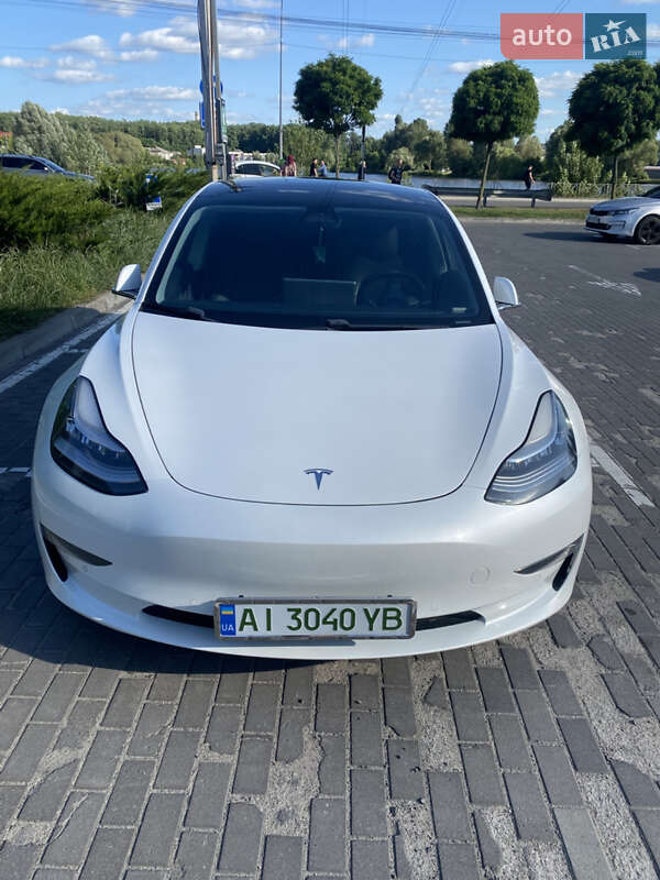 Седан Tesla Model 3 2019 в Києві