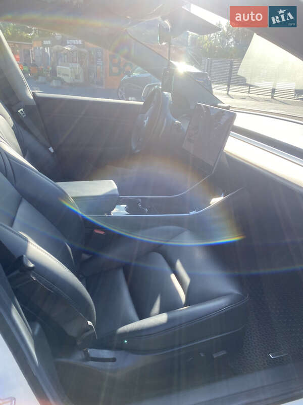 Седан Tesla Model 3 2019 в Києві