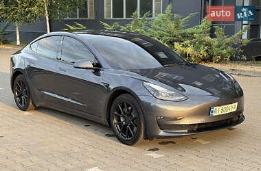 Седан Tesla Model 3 2022 в 