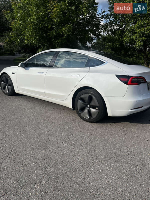 Седан Tesla Model 3 2019 в Києві
