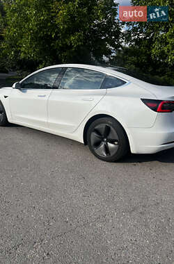Седан Tesla Model 3 2019 в 