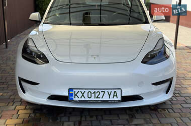 Седан Tesla Model 3 2020 в 