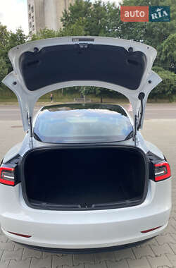 Седан Tesla Model 3 2020 в 