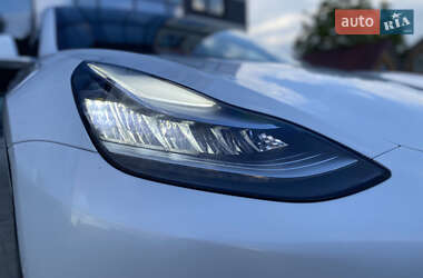 Седан Tesla Model 3 2020 в 