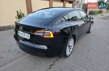Седан Tesla Model 3 2022 в 