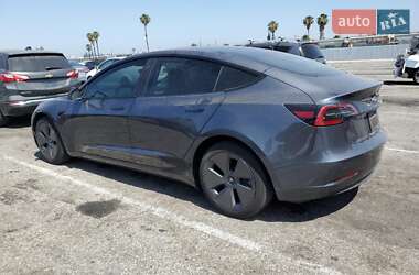 Седан Tesla Model 3 2022 в 