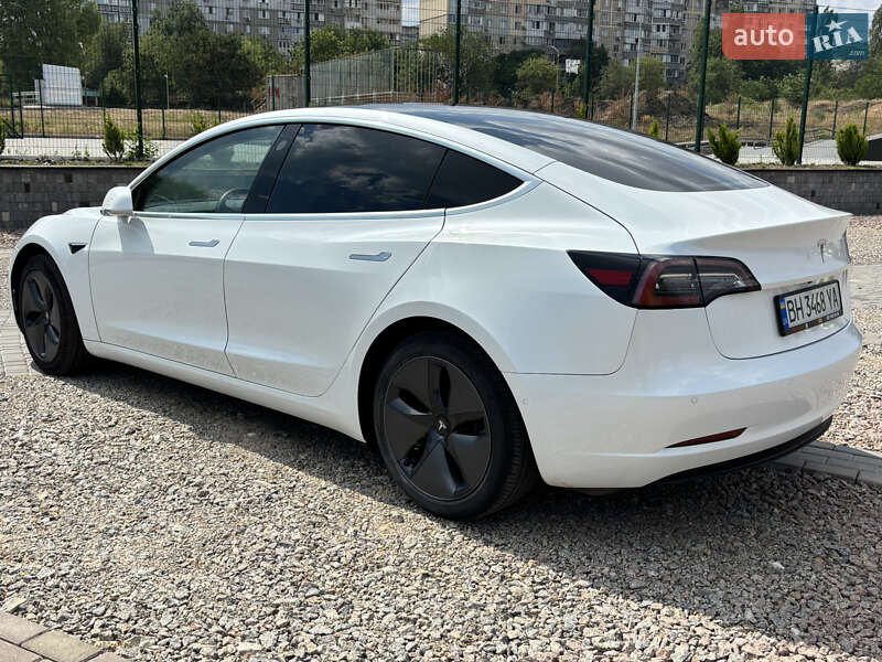 Седан Tesla Model 3 2019 в Одессе