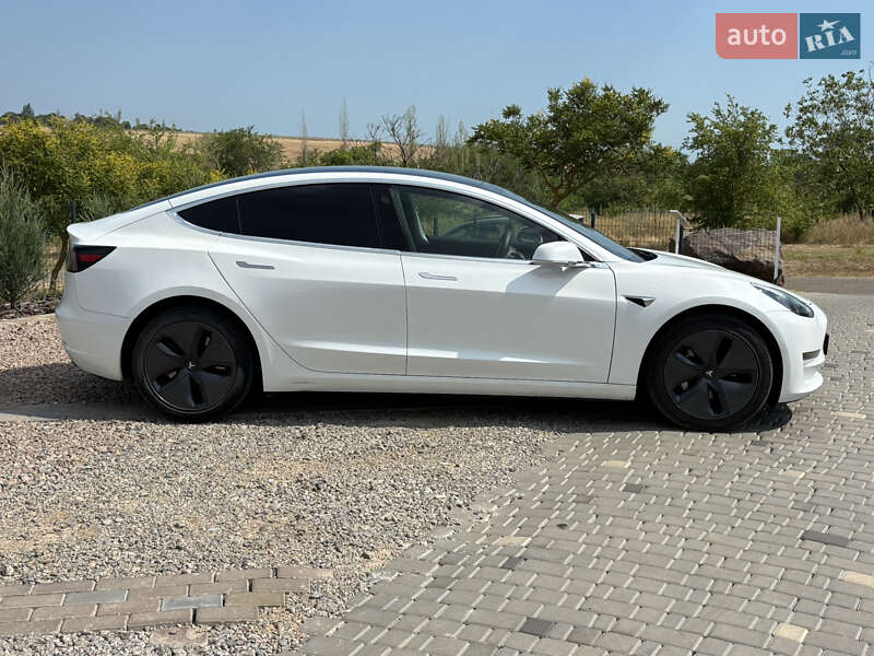 Седан Tesla Model 3 2019 в Одессе