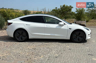 Седан Tesla Model 3 2019 в 