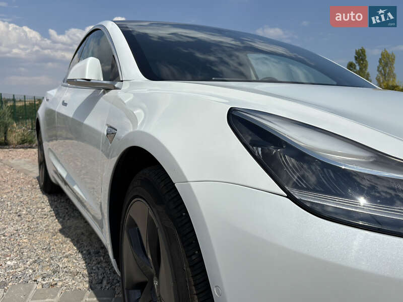 Седан Tesla Model 3 2019 в Одессе