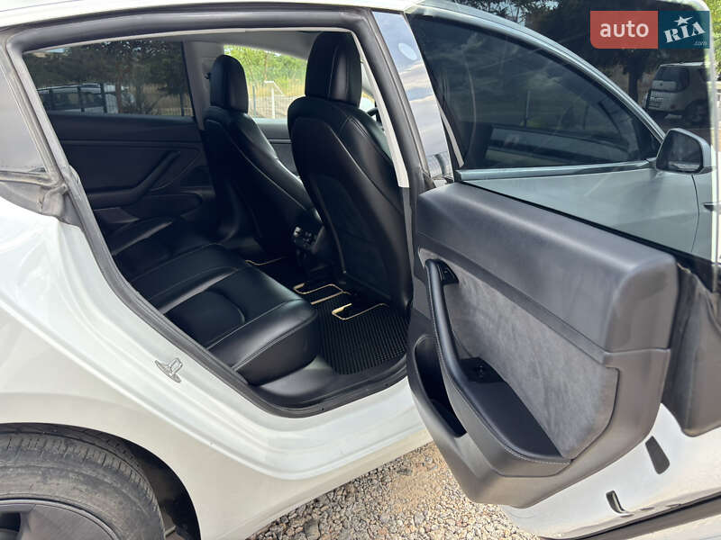 Седан Tesla Model 3 2019 в Одессе