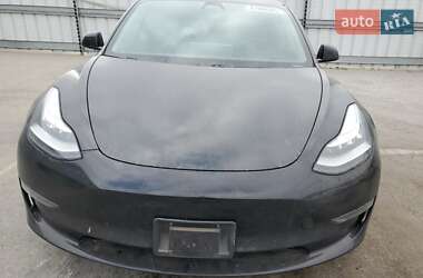 Седан Tesla Model 3 2020 в 