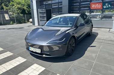 Tesla Model 3 2024