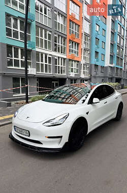 Седан Tesla Model 3 2018 в Чернігові