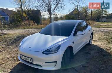 Седан Tesla Model 3 2020 в Кам'янському