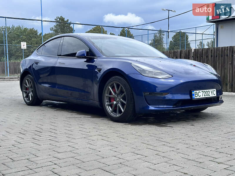 Седан Tesla Model 3 2022 в Львові