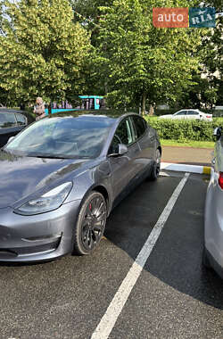 Седан Tesla Model 3 2023 в 