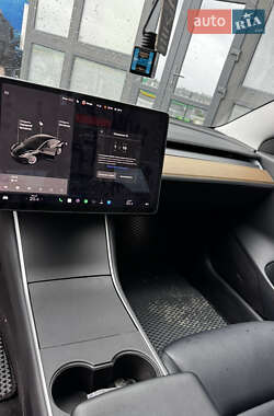 Седан Tesla Model 3 2018 в 