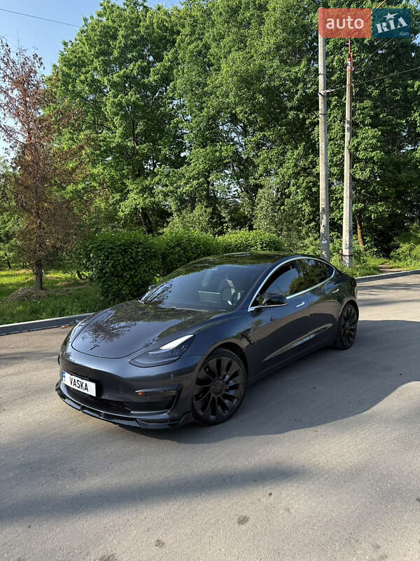 Седан Tesla Model 3 2018 в 