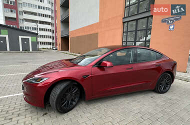 Седан Tesla Model 3 2024 в 